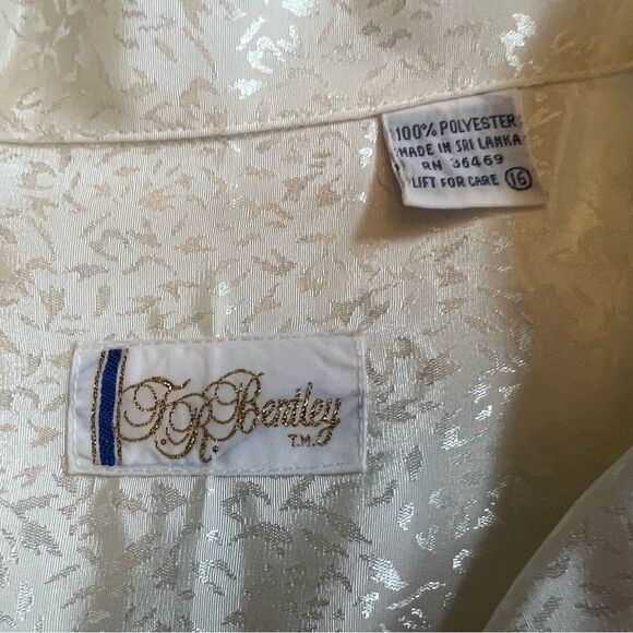 TJ Bentley Vintage Blouse Sz Large Button Up Cream with Geometric Design Vtg - Picture 6 of 7